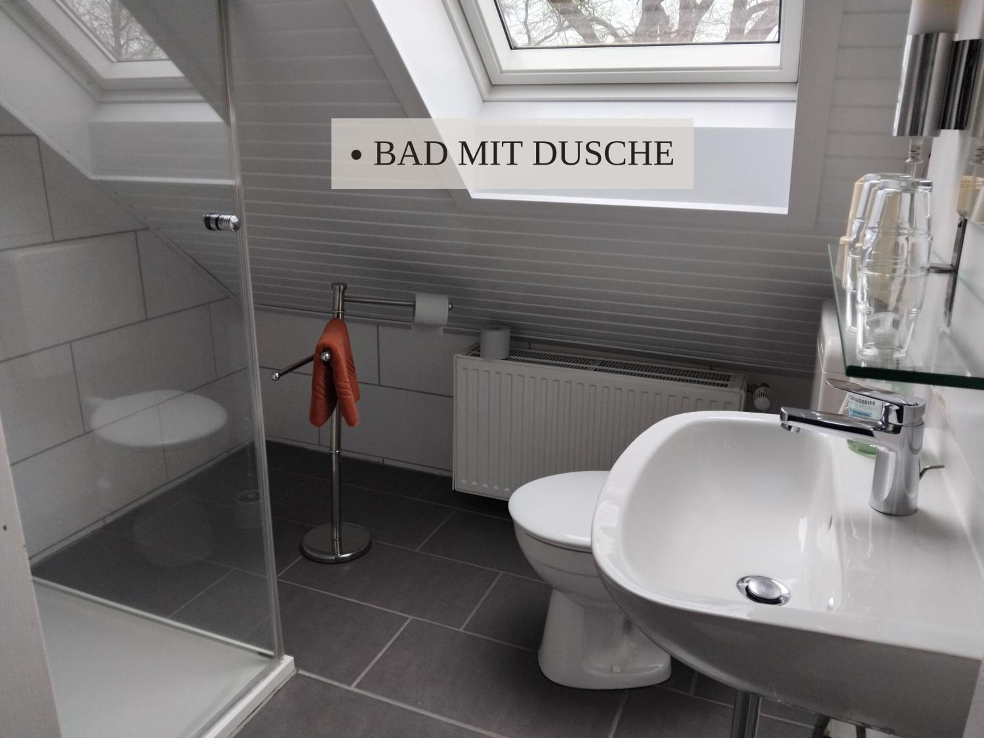 Haus Krabbe Apartments, Zentral Gelegen Im Idyllischen Nordseeort Zwischen Bremerhaven Und Cuxhaven, Hunde Kostenfrei Willkommen, Hauseigene Kostenfreie Parkplaetze Времен Екстериор снимка