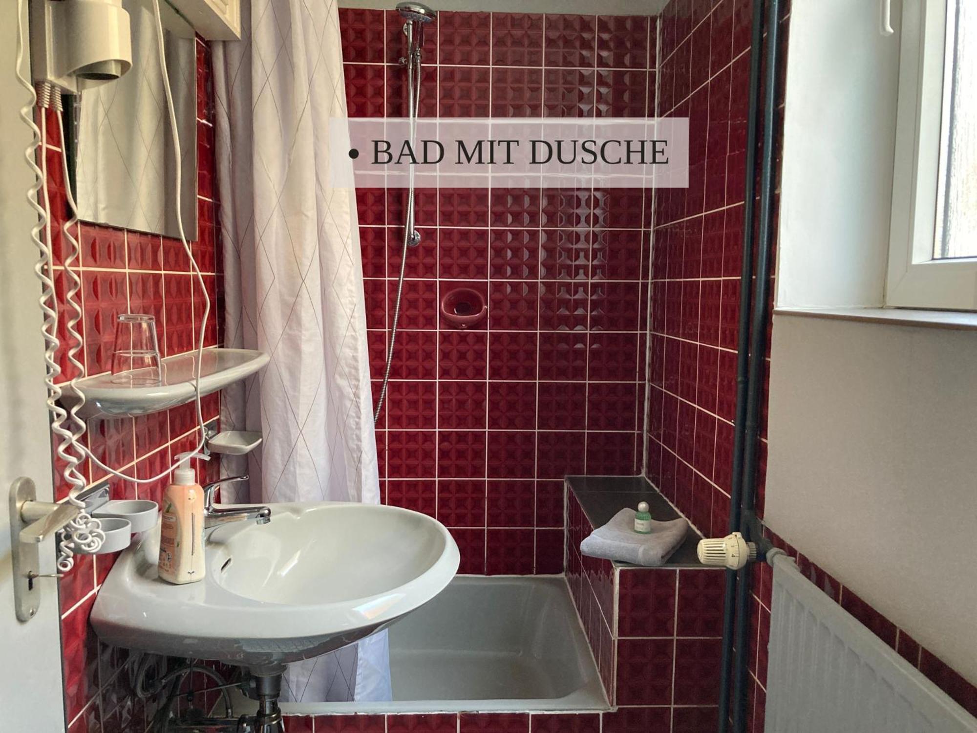 Haus Krabbe Apartments, Zentral Gelegen Im Idyllischen Nordseeort Zwischen Bremerhaven Und Cuxhaven, Hunde Kostenfrei Willkommen, Hauseigene Kostenfreie Parkplaetze Времен Екстериор снимка